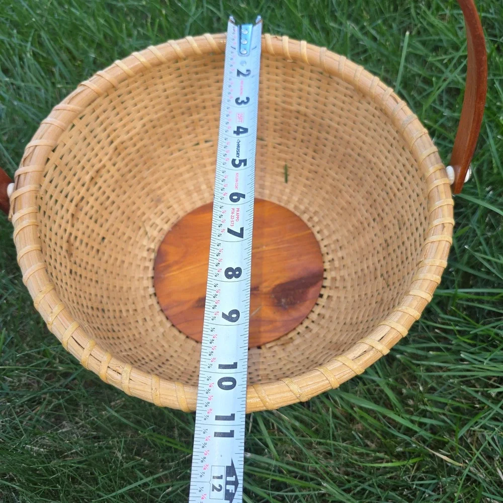 Hand Woven Nantucket Style Round Basket Wood Base Fixed Handle Honey Brown 10in